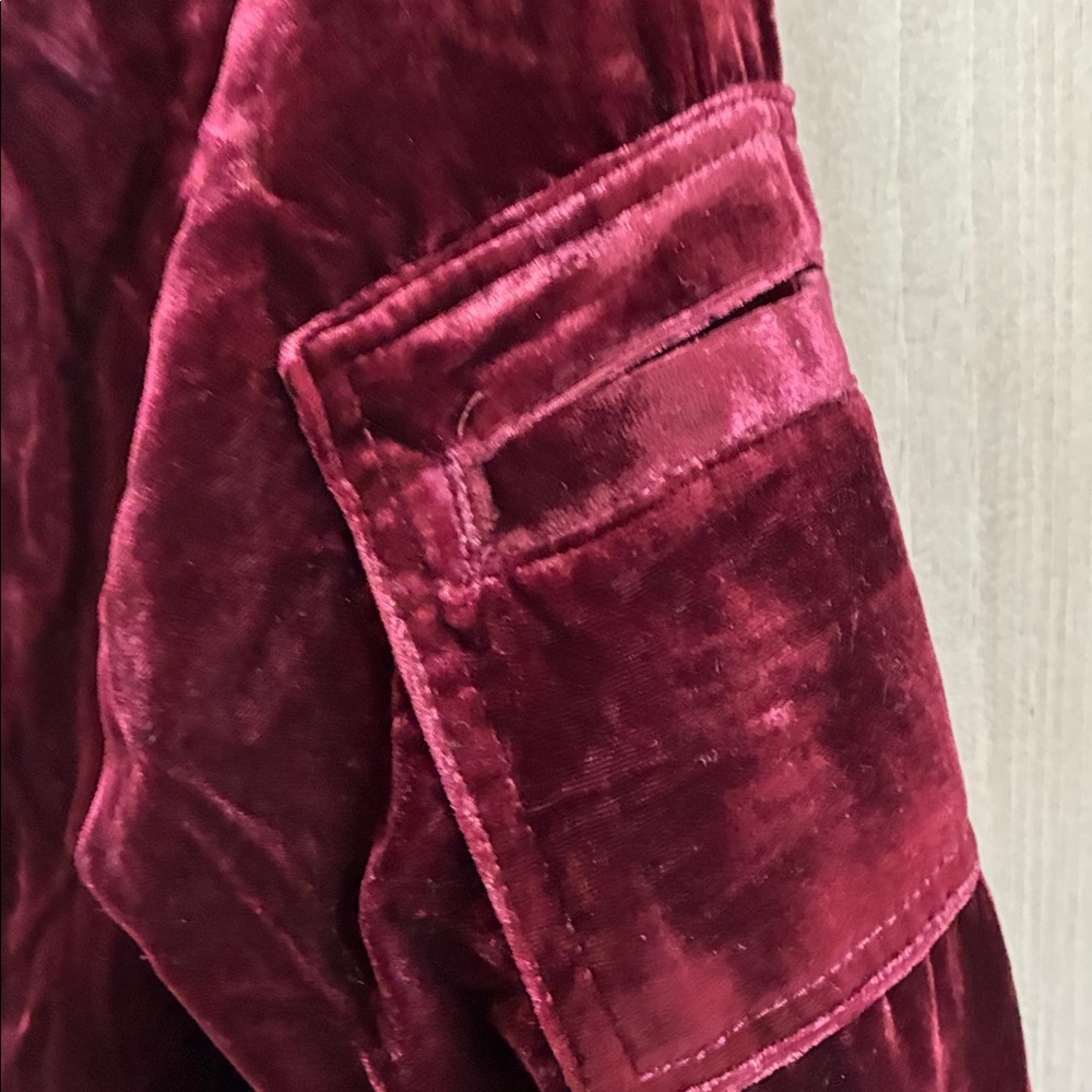 Peace Love world Women's Burgundyy Velvet Bomber Jacket sz XS - Picture 2 of 9